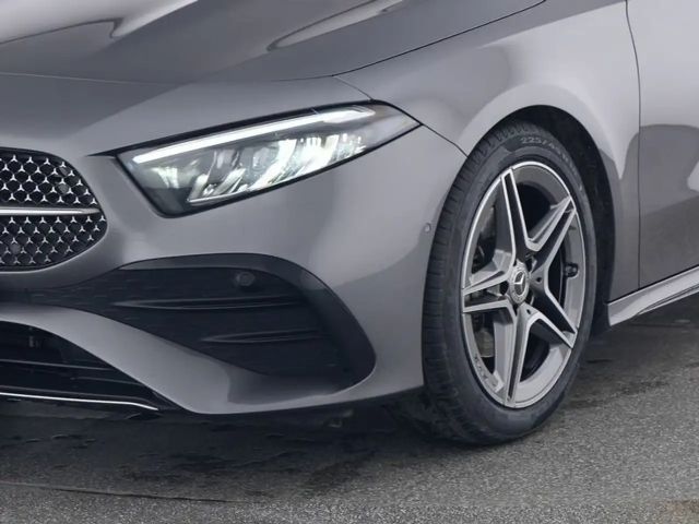 Mercedes-Benz A 180 AMG Line Premium