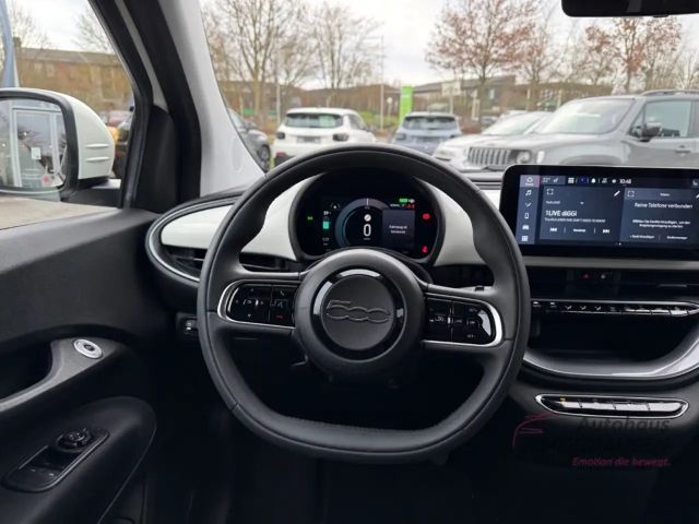 Fiat 500e +Rückfahrkam.+Klimaaut.+Keyless+Tempomat