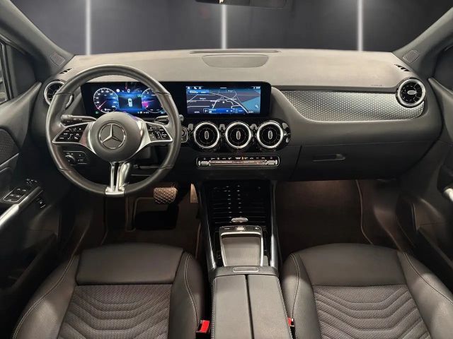 Mercedes-Benz B 200 Progressive Sedan