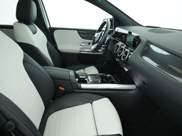 Mercedes-Benz B 250 AMG Line B 250 e