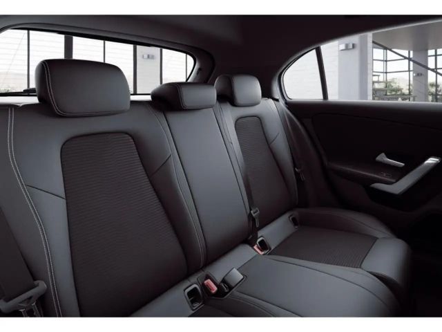 Mercedes-Benz A 180 AMG Line Progressive