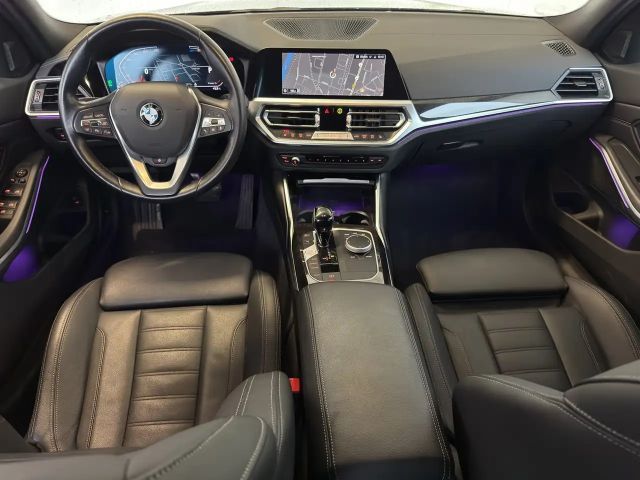 BMW 320 320d Luxury Line Touring xDrive