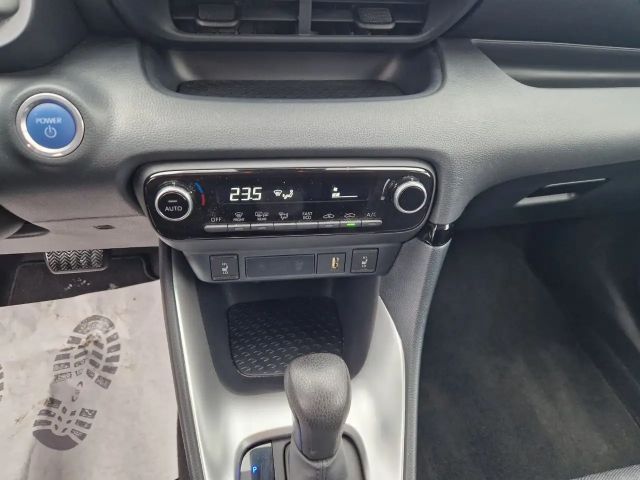 Toyota Yaris Hatchback Team D