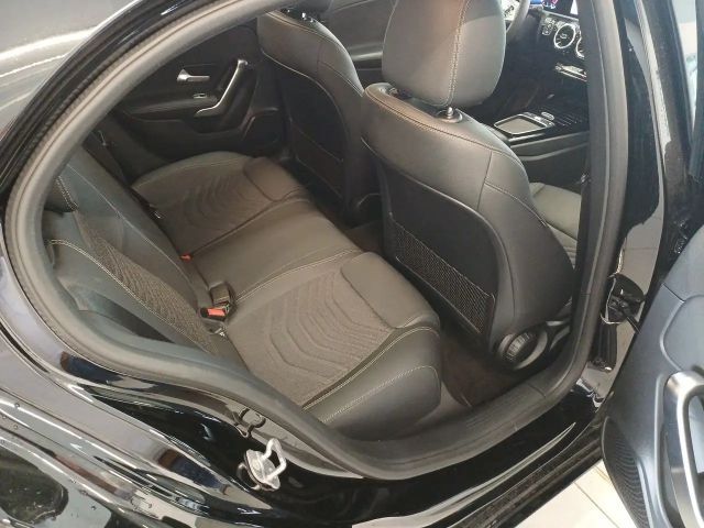 Mercedes-Benz A 200 A 200 d