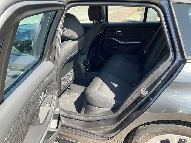 BMW 320 320d Touring xDrive