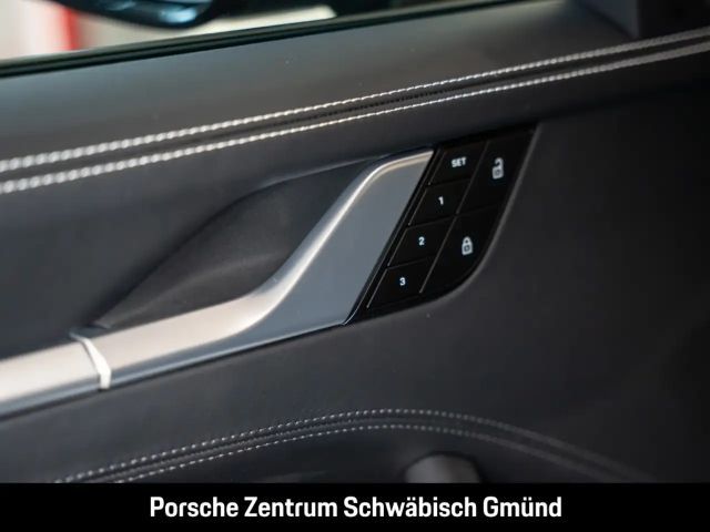 Porsche 992 Carrera Coupé