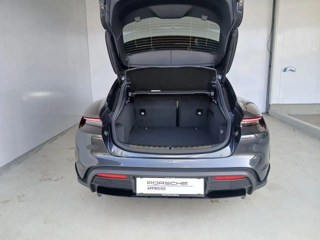 Porsche Taycan 4S Cross Turismo