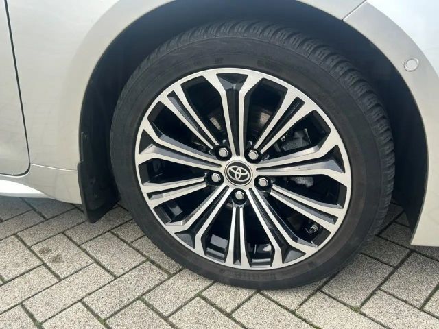 Toyota Corolla Hybride Team D