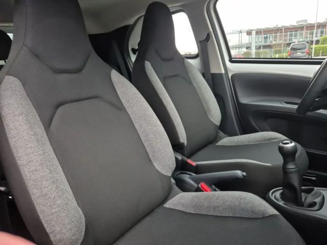 Toyota Aygo X Hatchback Play