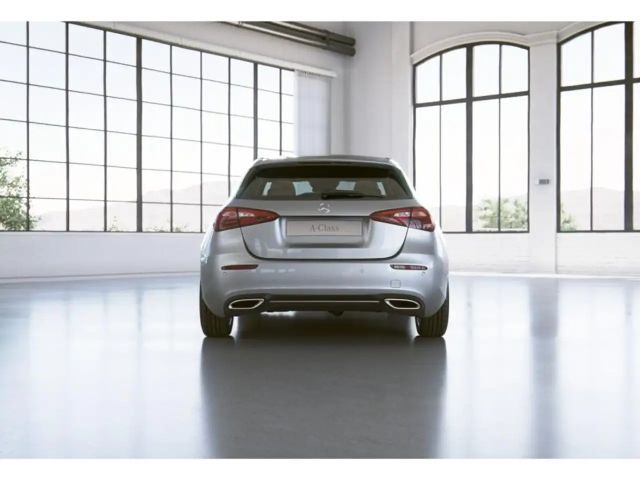 Mercedes-Benz A 180 AMG Line Progressive