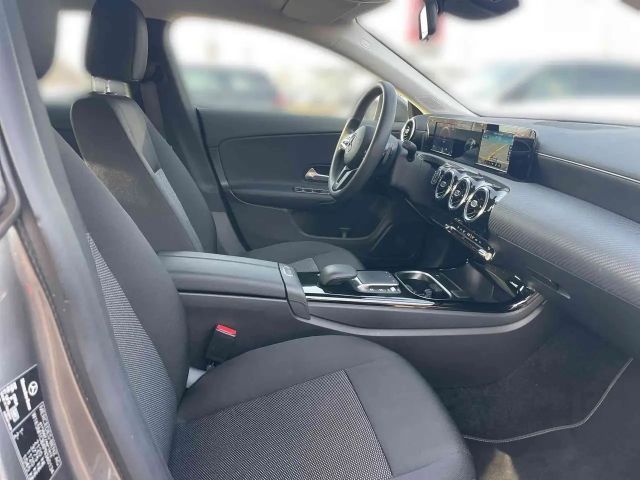 Mercedes-Benz CLA 200 CLA 200 d Shooting Brake