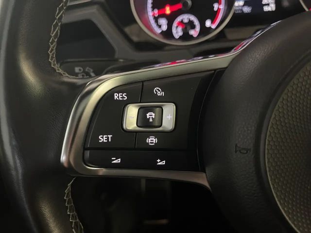 Volkswagen Touran 1.5 TSI R-Line