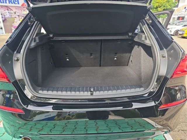 BMW 118 118i Sedan Sport Line