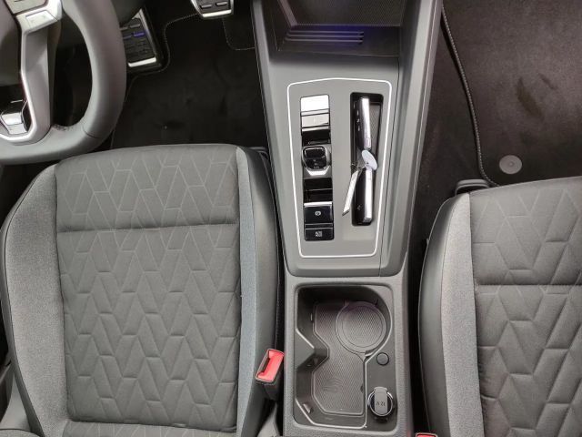 Volkswagen Golf 1.5 eTSI DSG