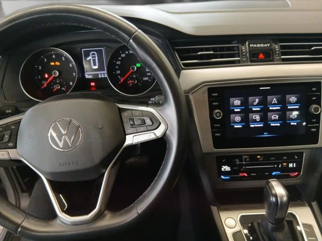 Volkswagen Passat 1.5 TSI DSG Variant