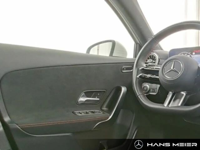 Mercedes-Benz A 200 A 200 d AMG Line
