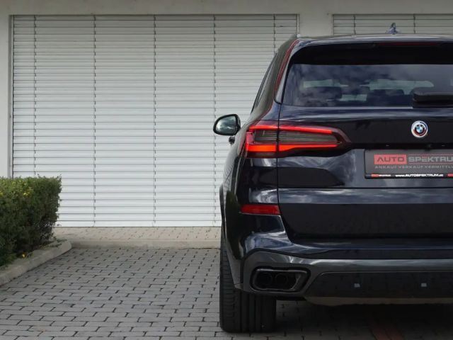 BMW X5 M50i