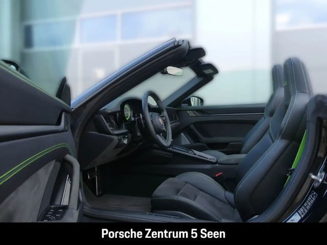 Porsche 992 Cabrio Carrera GTS