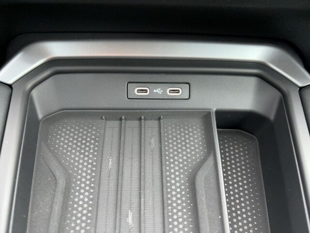 Volkswagen T-Roc 1.5 eTSI DSG R-Line