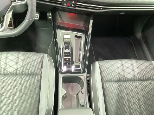 Volkswagen Golf 1.5 eTSI DSG Golf VIII R-Line