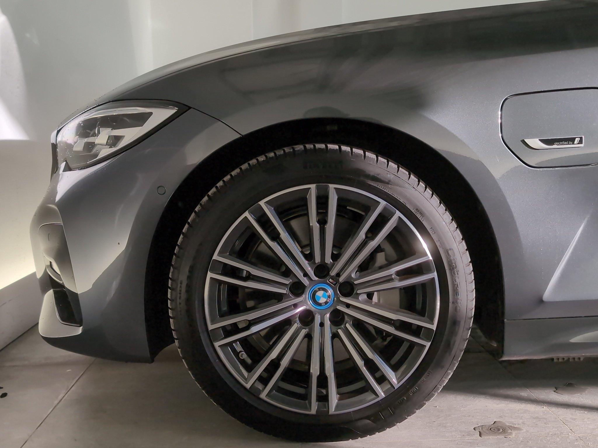 BMW 330 330e Touring