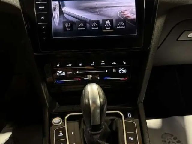 Volkswagen Passat Elegance Elegance