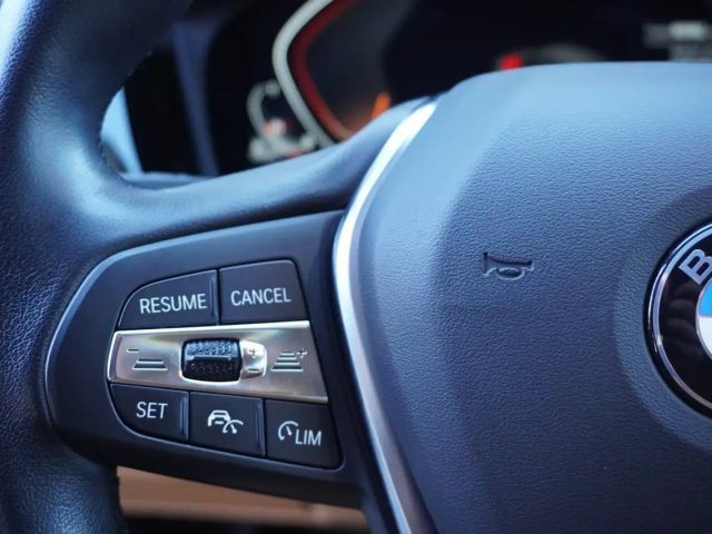 BMW 330 330d Luxury Line Touring xDrive