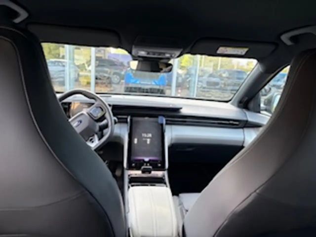 Ford Capri Premium RWD