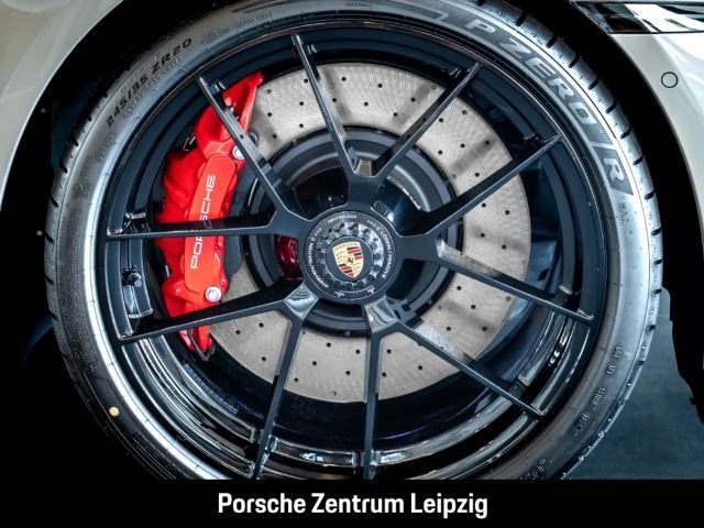 Porsche 992 4 Coupé GTS Targa