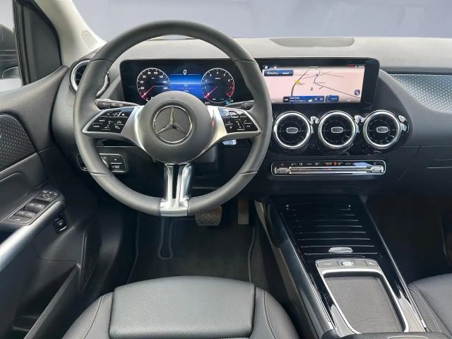 Mercedes-Benz B 180 Progressive Sedan