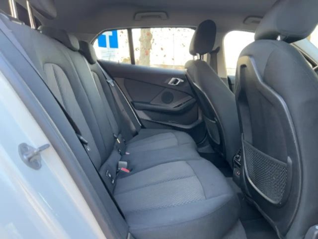 BMW 118 118i 5-deurs Sedan