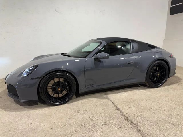 Porsche 992 4 Cabrio GTS Targa