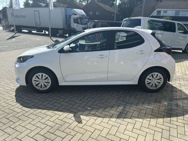 Toyota Yaris Business Hybride Play