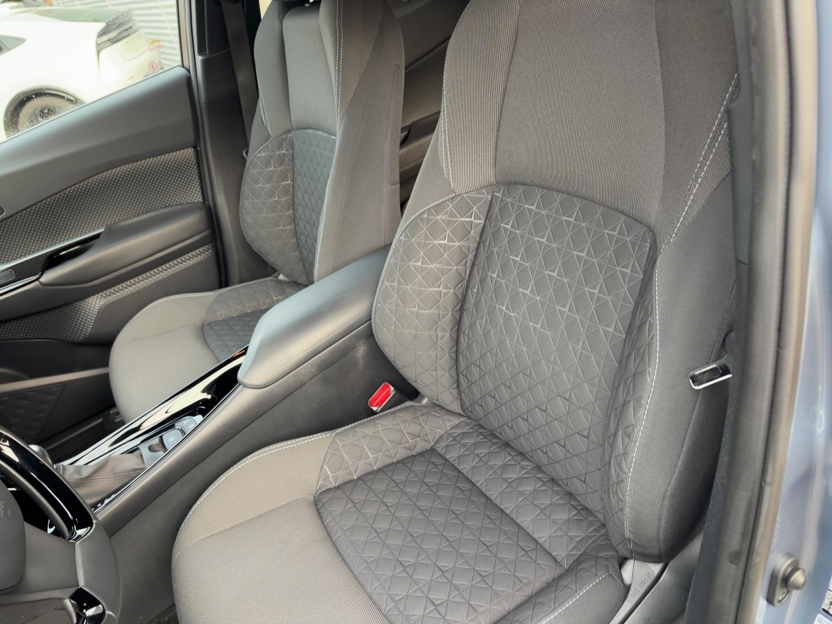 Toyota C-HR 5-deurs Team D