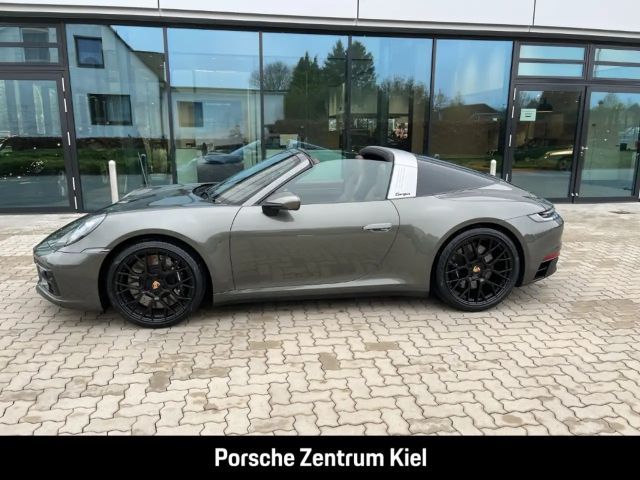 Porsche 992 4 Coupé GTS Targa