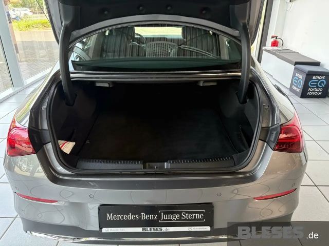 Mercedes-Benz CLA 180 Coupé Progressive