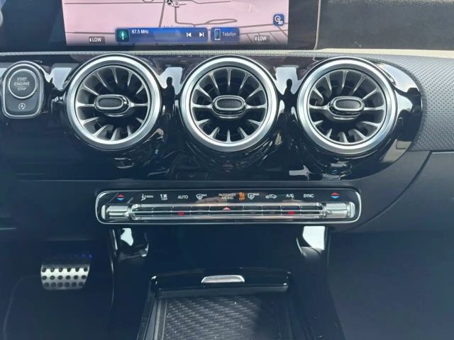 Mercedes-Benz CLA 200 AMG Line Coupé