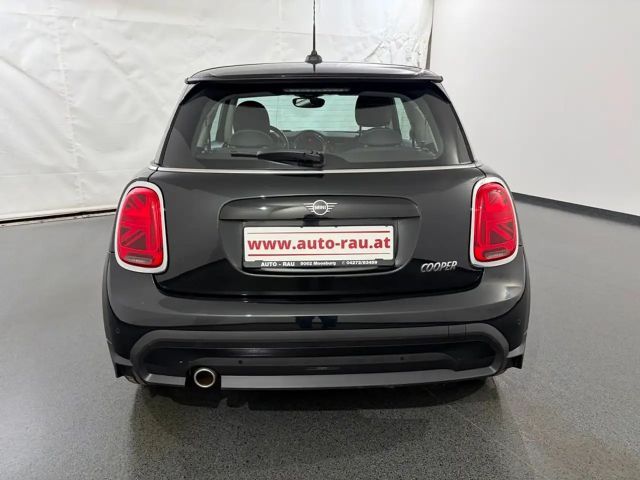 MINI Cooper 3D Essential Trim Automatik *LED*NAVI*PDC*