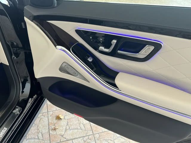 Mercedes-Benz S 500 4MATIC Sedan