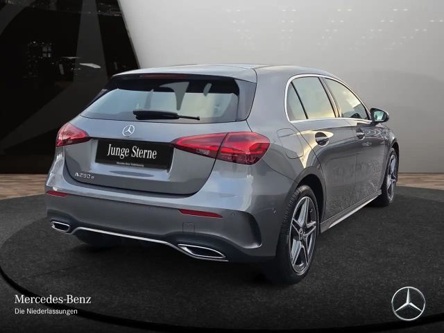 Mercedes-Benz A 250 A 250 e AMG Line