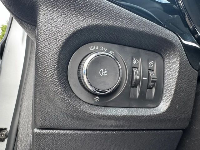 Opel Corsa F 1.2 Fin. ab 2,99% Navi,Lenkradheizung