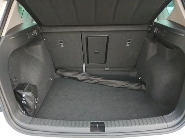 Cupra Ateca 1,5 TSI AD AHK-klappbar Navi Digitales Cockpit LED