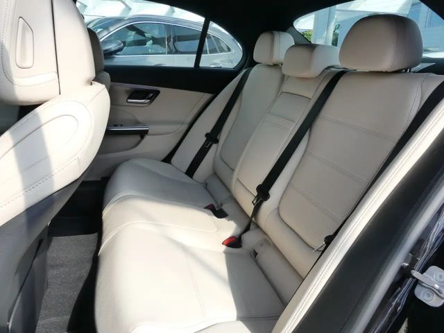 Mercedes-Benz C 180 AVANTGARDE Sedan