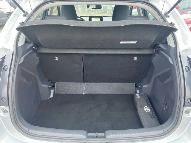 Toyota Yaris Hatchback Hybride Team D