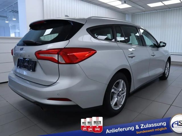 Ford Focus Cool & Connect Wagon