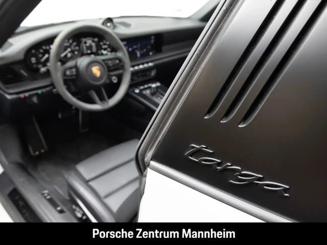 Porsche 911 4 Coupé GTS Targa