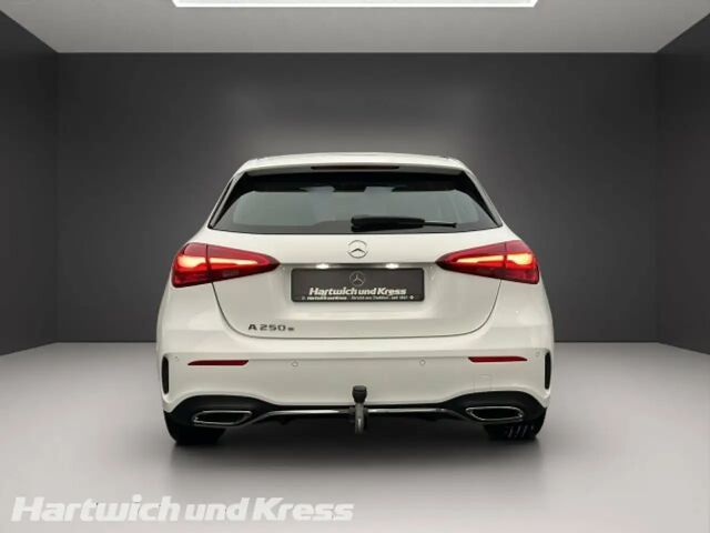 Mercedes-Benz A 250 A 250 e AMG Line