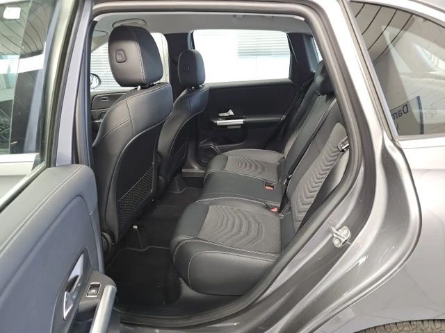 Mercedes-Benz B 180 Progressive Sedan