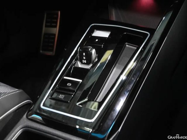 Volkswagen Golf 2.0 TDI Golf VIII R-Line