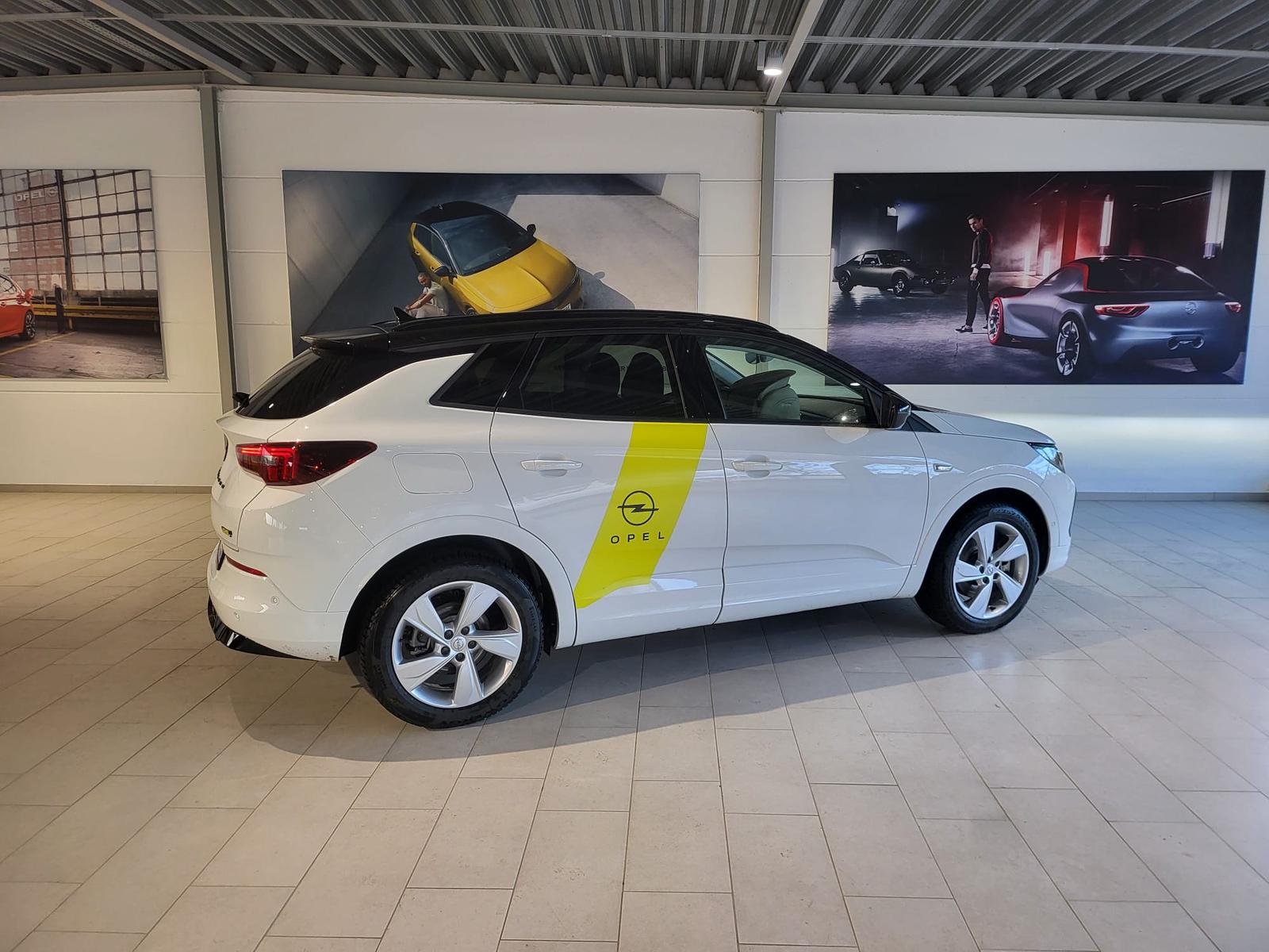 Opel Grandland GSe Turbo